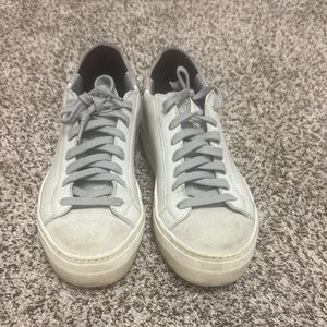 Stylish Gray Women’s Sneakers